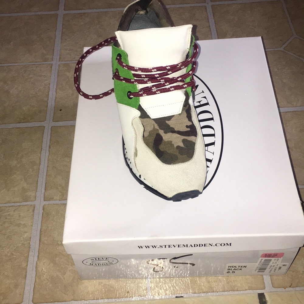 Shoe